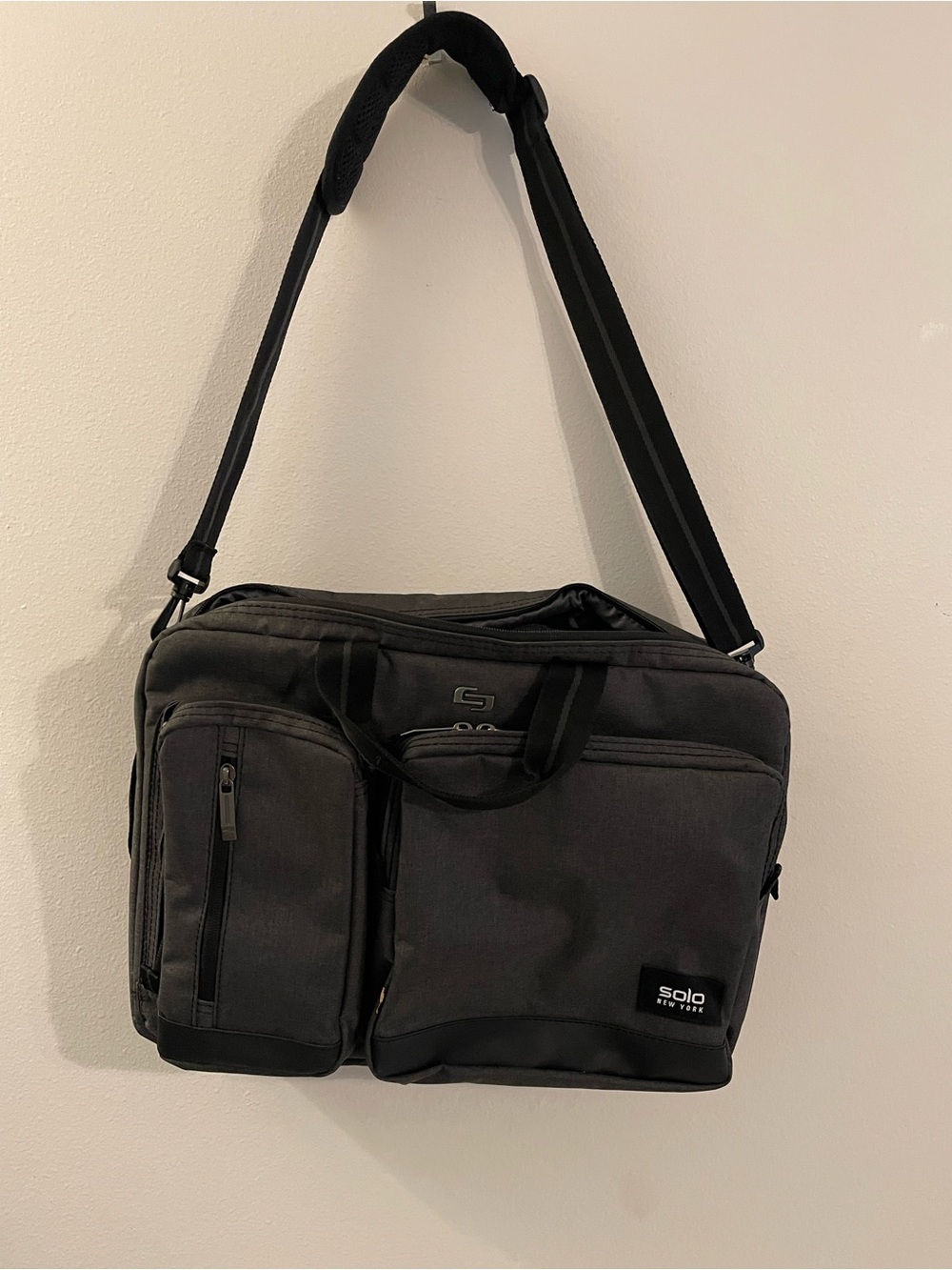 solo Black Camera Messenger Bag with Multiple Pockets